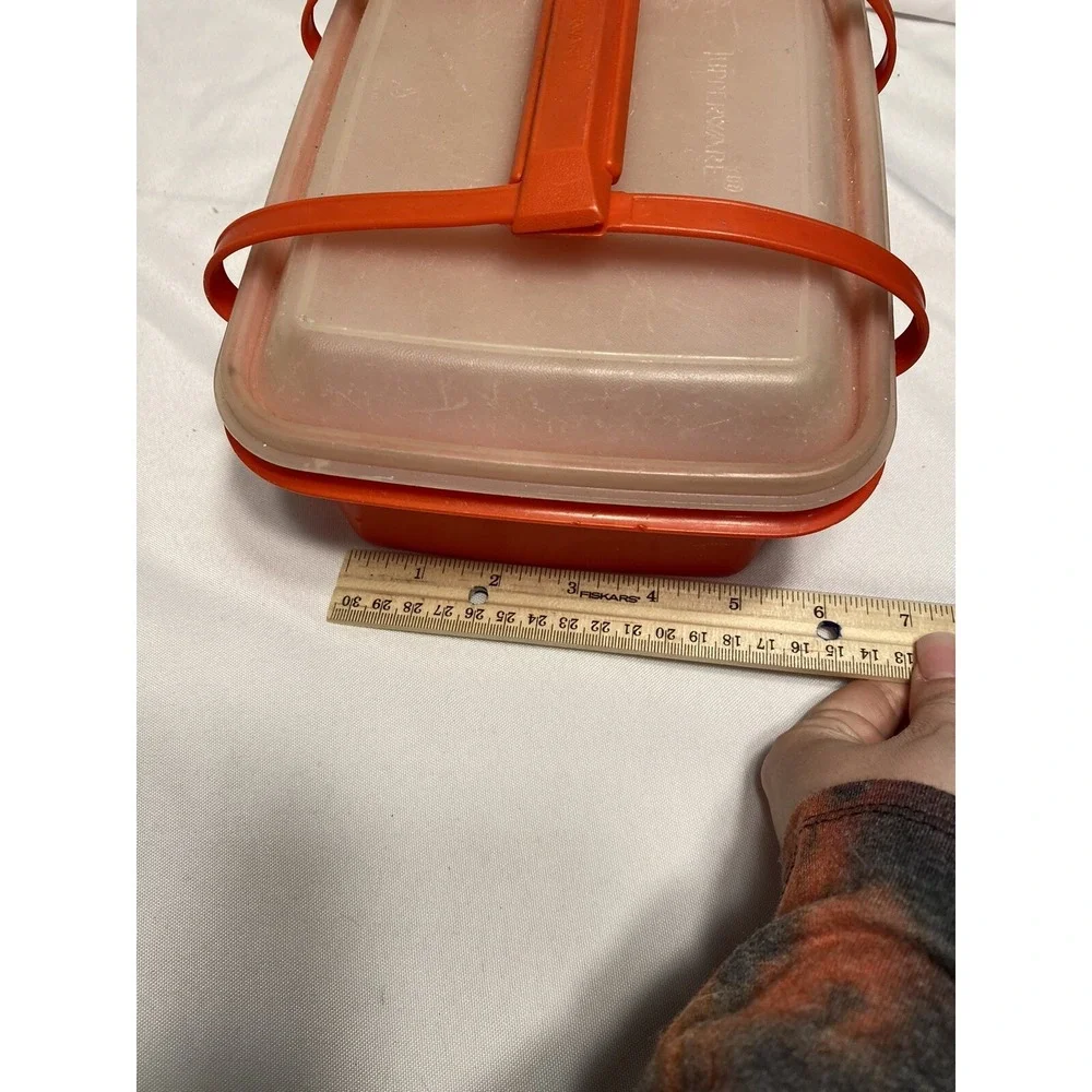 vintage‎ tupperware red container with handle